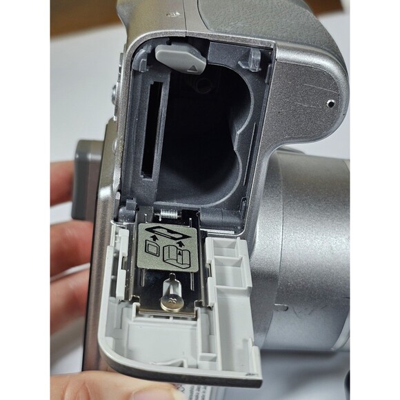 Panasonic LUMIX DMC-FZ7 Digital Camera 6.0MP with 12x Optical Zoom Tested. - Picture 11 of 16